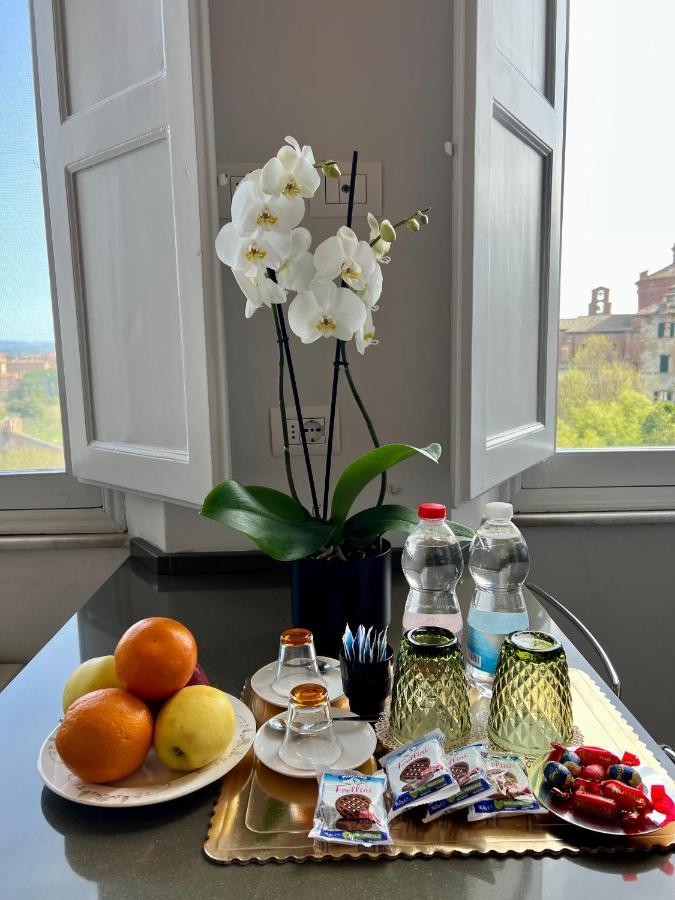 B&B Palazzo Bruchi Siena Bagian luar foto