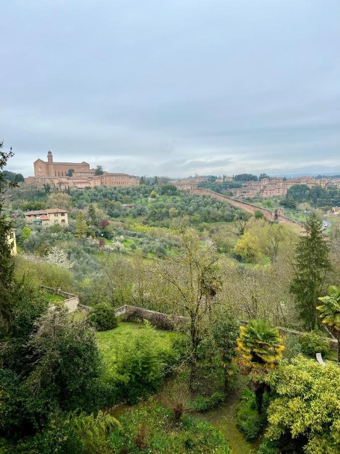 B&B Palazzo Bruchi Siena Bagian luar foto