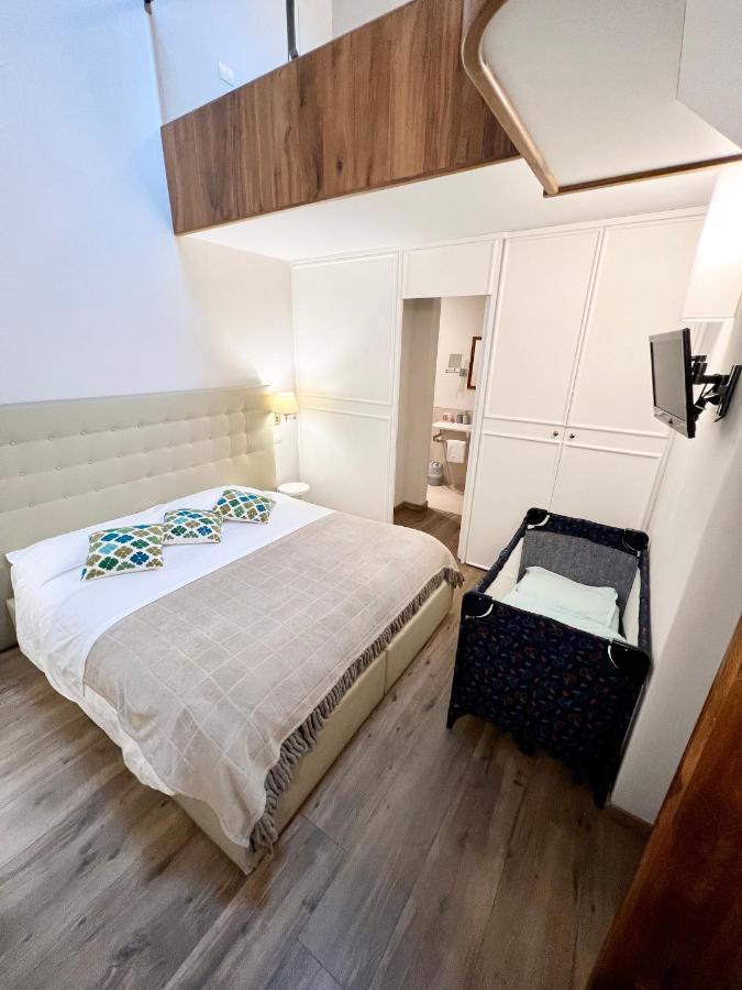 B&B Palazzo Bruchi Siena Bagian luar foto