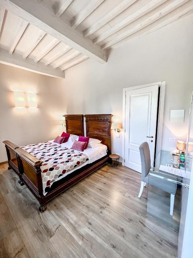 B&B Palazzo Bruchi Siena Bagian luar foto